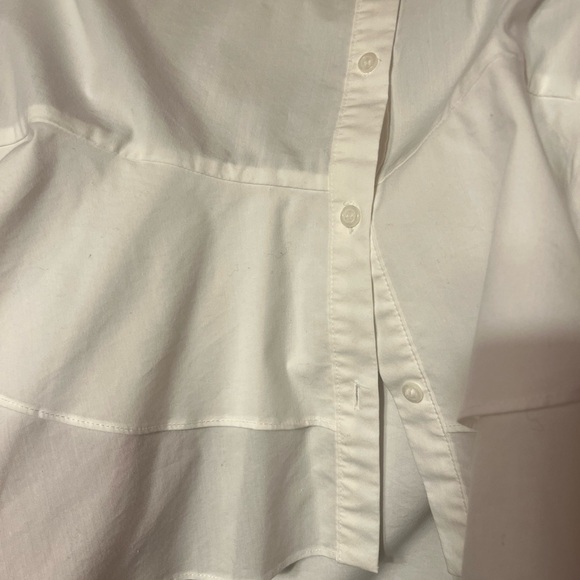 🎉2xHost Pick🎉 Ruffled, High-Low Button-Down - Picture 9 of 9